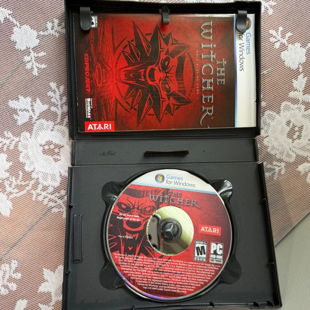 Atari The Witcher PC Game Windows DVD Red Original 2007 Release RPG UNTESTED